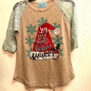 Daisy Rae Y8-10 Christmas shirt with lace sleeves.